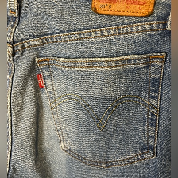 Levi's Women's Blue Jeans - Picture 6 of 8